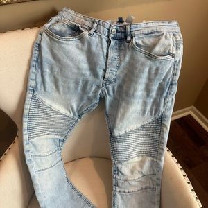 Divided Jeans